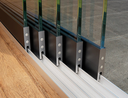 Glazen schuifwand, 5-rail systeem